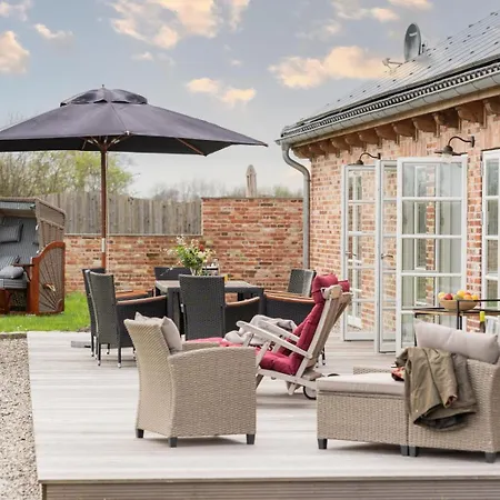 Sattlerei Gut Priesholz Fuer Familien Und Hunde Mit Sauna Kamin Und Eingezaeuntem Garten * Rabenholz