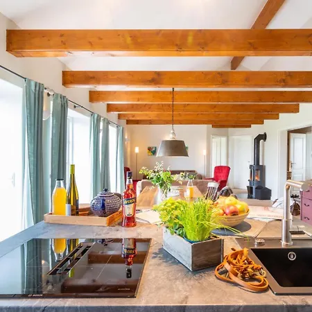 Holiday home Sattlerei Gut Priesholz Fuer Familien Und Hunde Mit Sauna Kamin Und Eingezaeuntem Garten *