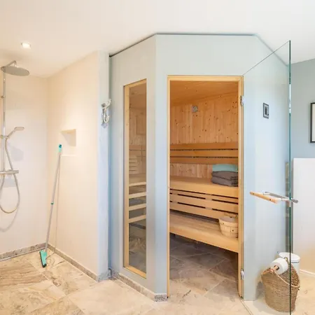 Sattlerei Gut Priesholz Fuer Familien Und Hunde Mit Sauna Kamin Und Eingezaeuntem Garten Holiday home Rabenholz