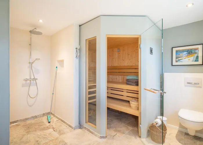 Sattlerei * Rabenholz