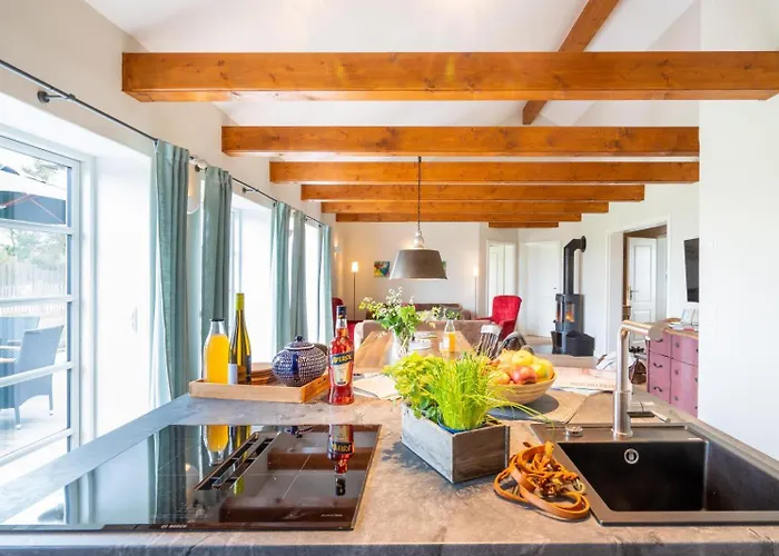 Sattlerei * Rabenholz